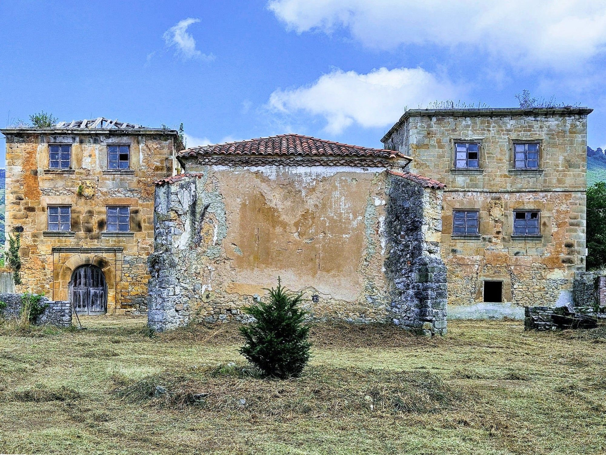 Photos Manoir du XVIe siècle à rénover sur le chemin de Saint-Jacques-de-Compostelle