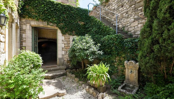  Uzès 3