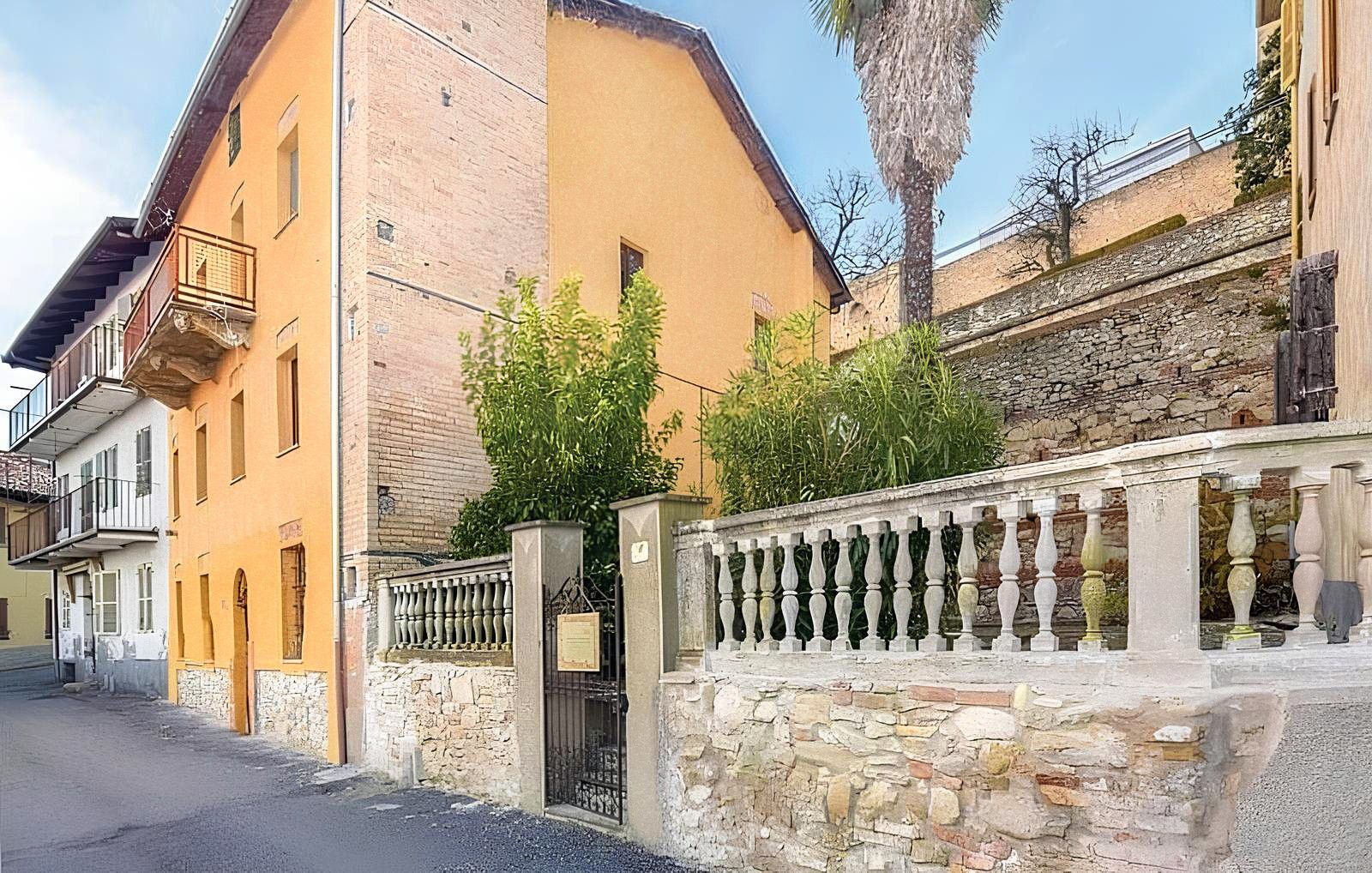 Photos Maison du XVIIe siècle avec jardin au pied du Castello di Murisengo