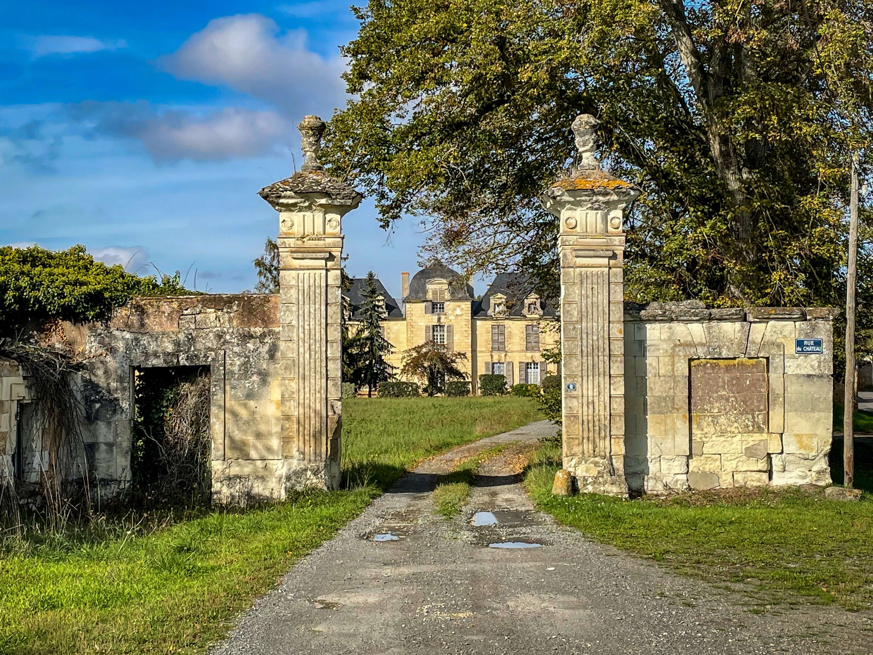 Château maniériste d'époque Louis XIII, Château à vendre