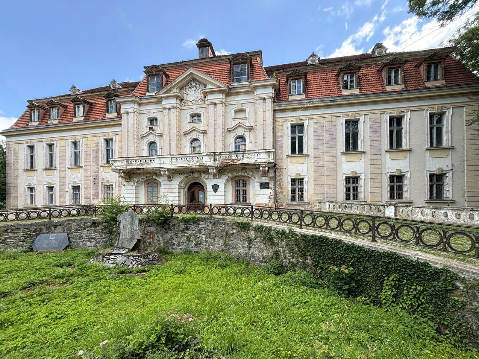 Photos Pałac w Roztoczniku – Manoir néo-baroque en Basse-Silésie