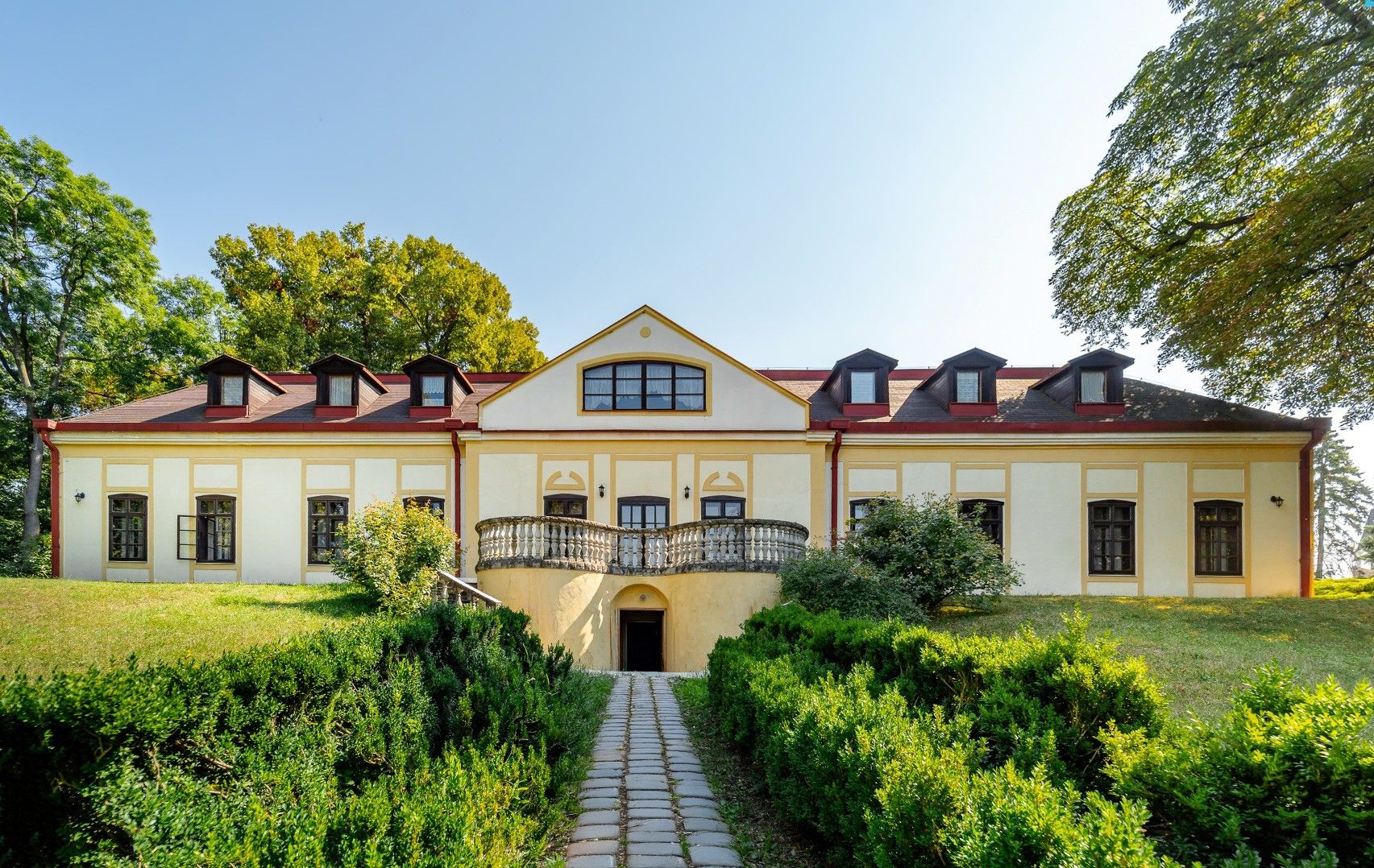 Photos Manoir néobaroque en Slovaquie orientale