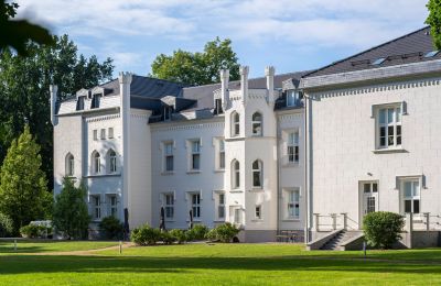Biens historiques, Vivre dans un manoir près de la mer Baltique