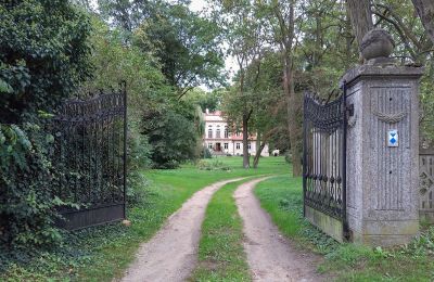 Manoir à vendre Popowo Stare, Pałac w Popowie Starym, Grande-Pologne, Accès