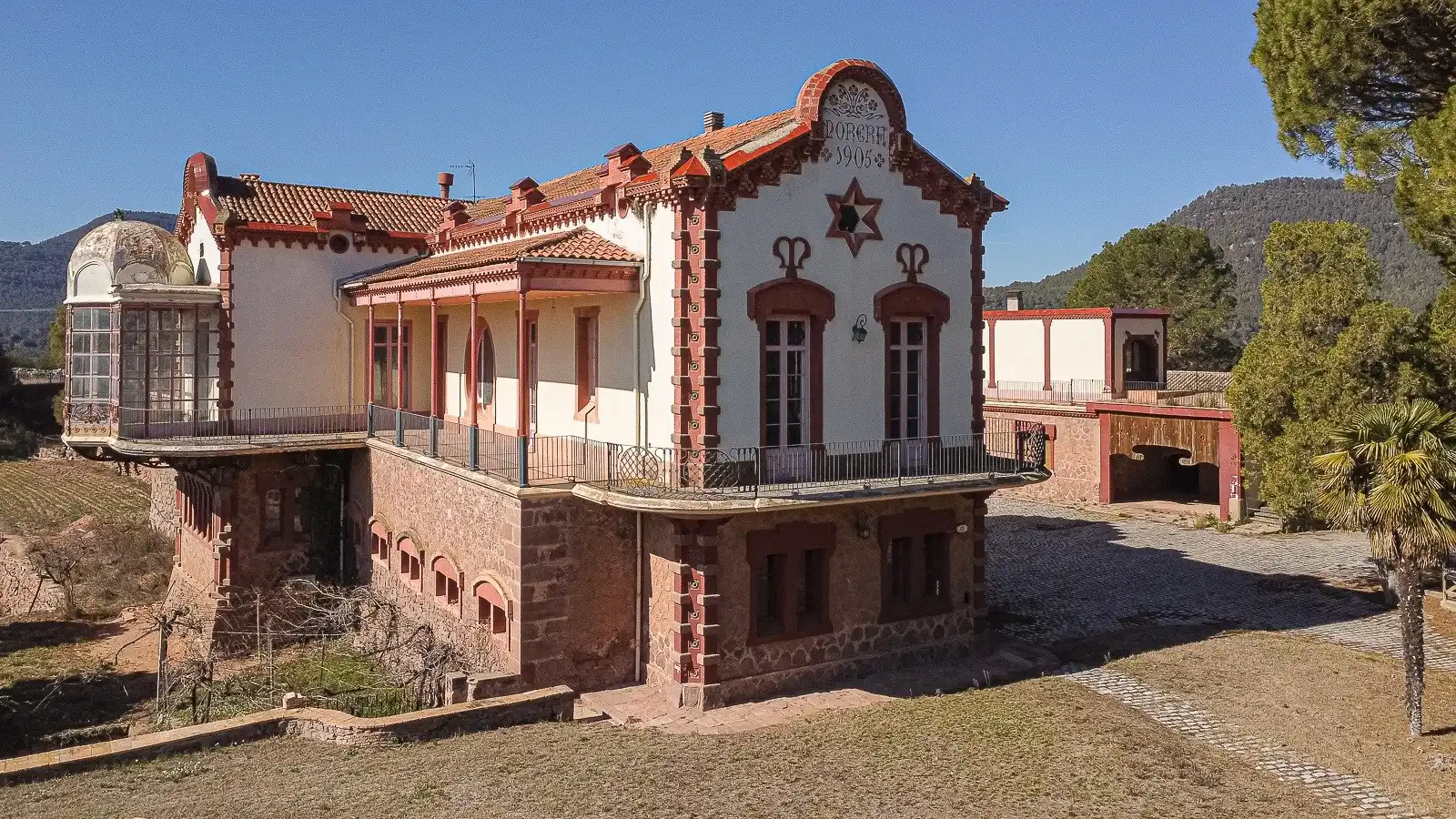 Photos Ancien couvent de Sant Domènec transformé en villa moderniste à Manresa
