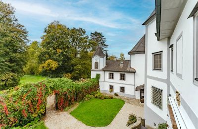 Château à vendre 4693 Desselbrunn, Haute-Autriche, Bezaubernd schmiegt sich die Kapelle an das Ensemble