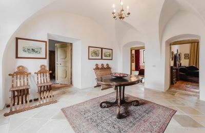 Château à vendre 4693 Desselbrunn, Haute-Autriche, Der lichtdurchflutete Flur im zweiten Obergeschoss