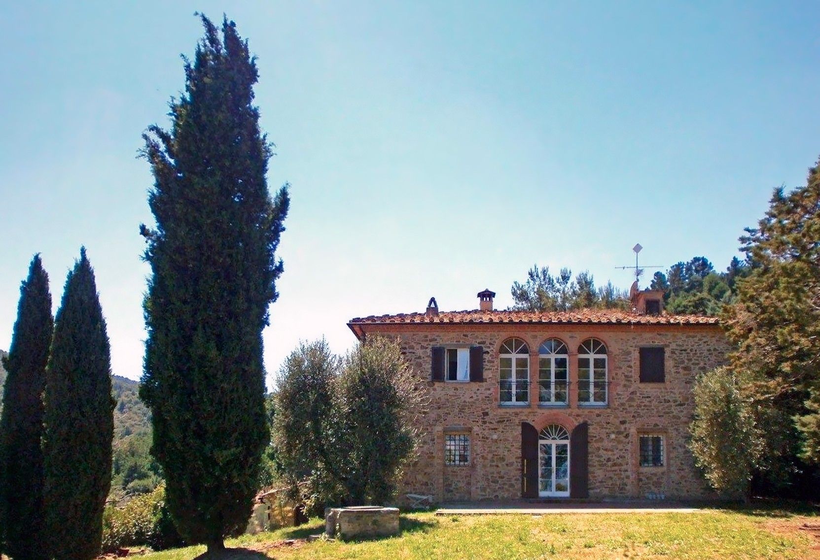 Photos Maison de campagne toscane rénovée avec oliveraie