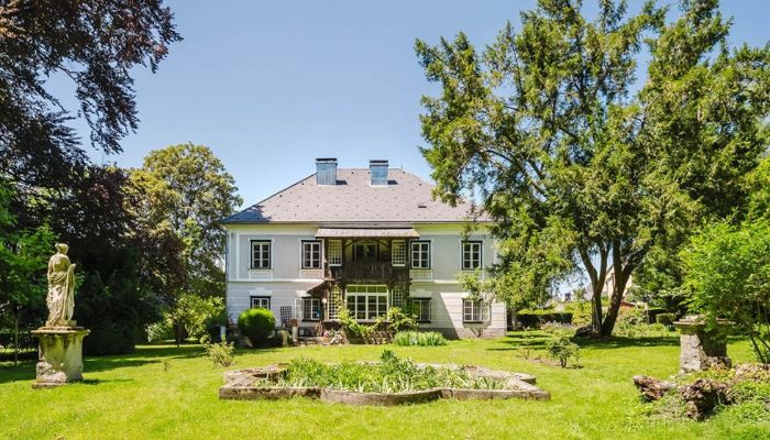 Demeure au lac Traunsee avec jardins et charme historique