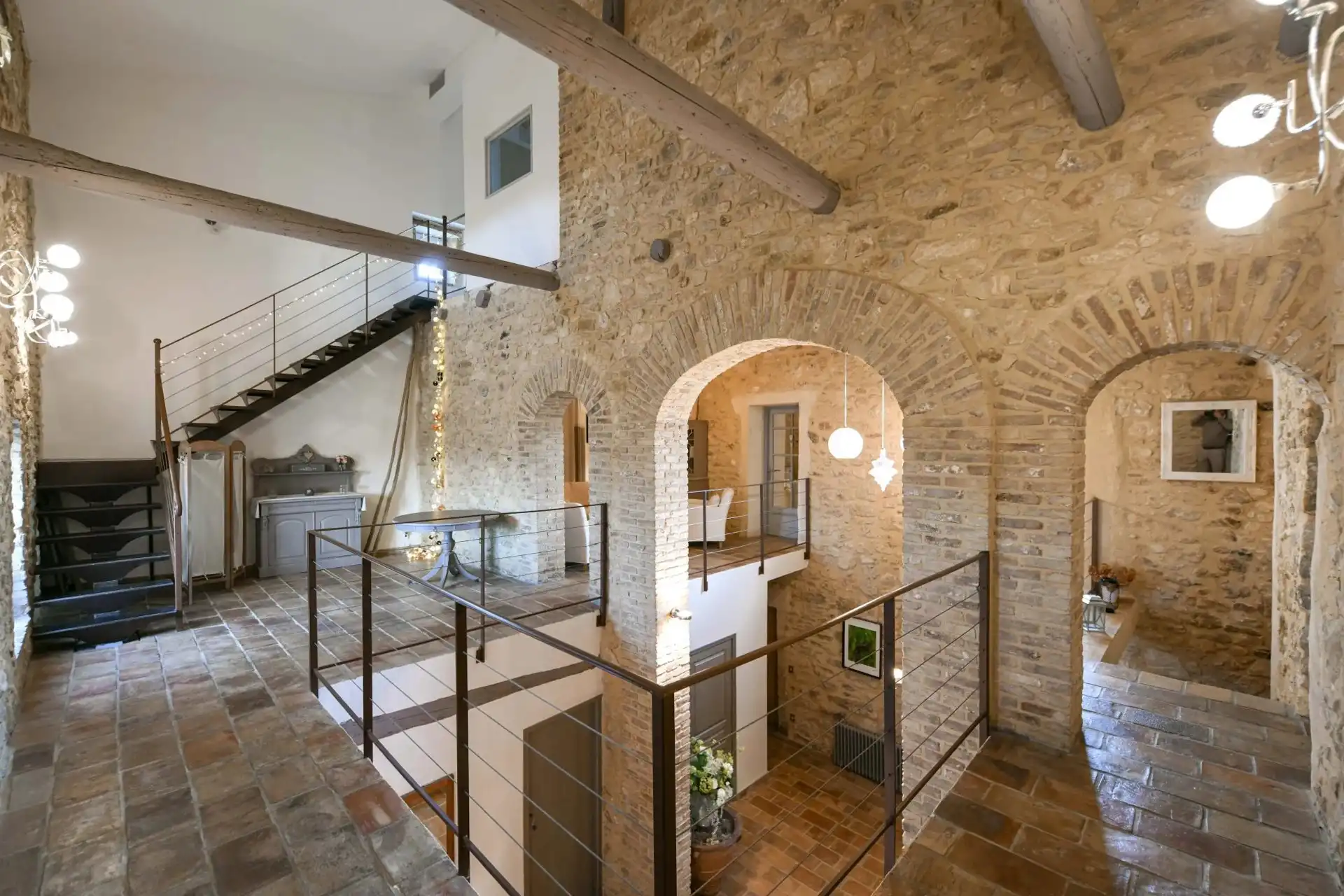 Photos Superbe bâtisse avec maison d’invités et parc