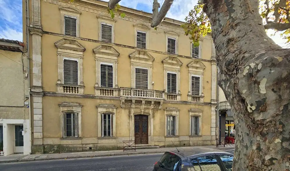 Photos Maison de maître de 1824 de 640 m2 à rénover, un jardin, un garage secteur Narbonne