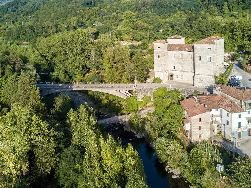 Photos Castello Licci - Château dans le nord de la Toscane