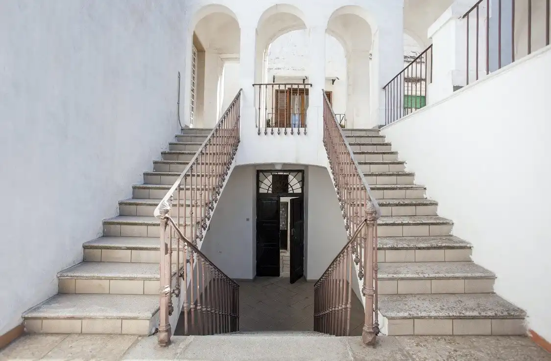 Photos Aile de palais du XVIIIe à Oria, quartier juif historique, avec terrasses panoramiques exceptionnelles et projet d’accue