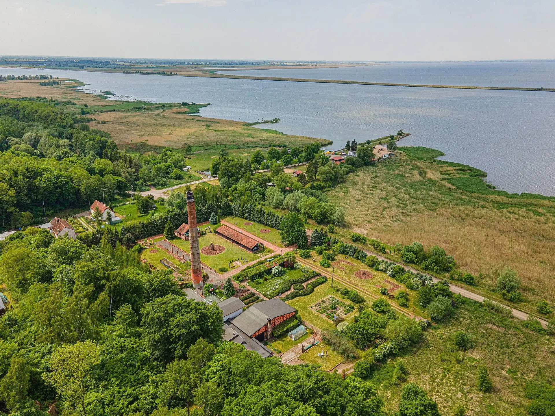 Photos Renaître de ses cendres : Une ancienne briqueterie transformée en résidence loft au bord de l'eau