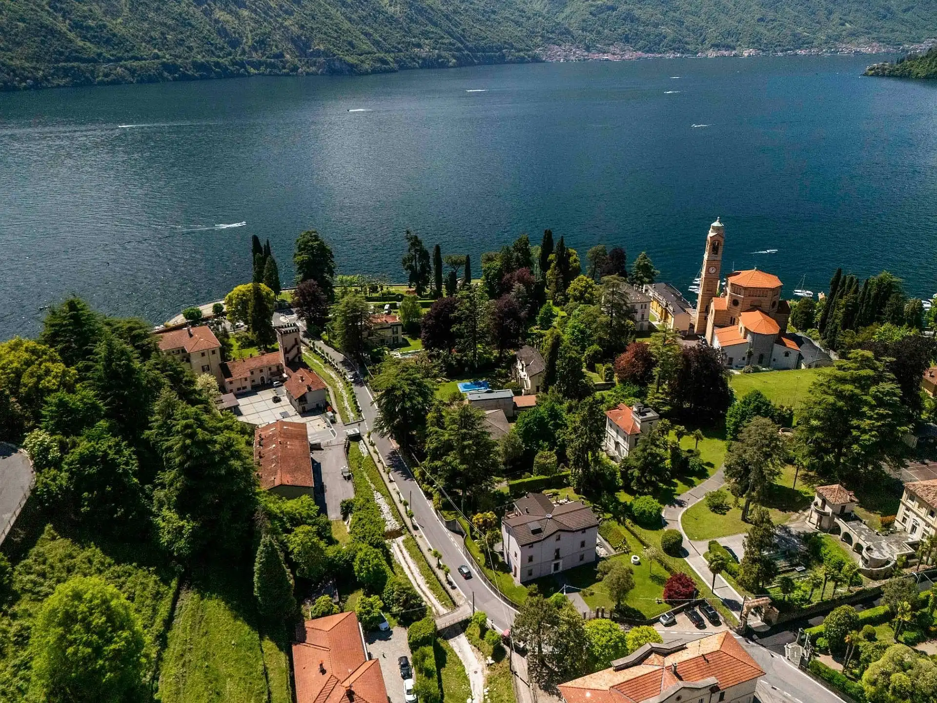 Photos Demeure à Tremezzo avec jardin, spa et pompe à chaleur géothermique