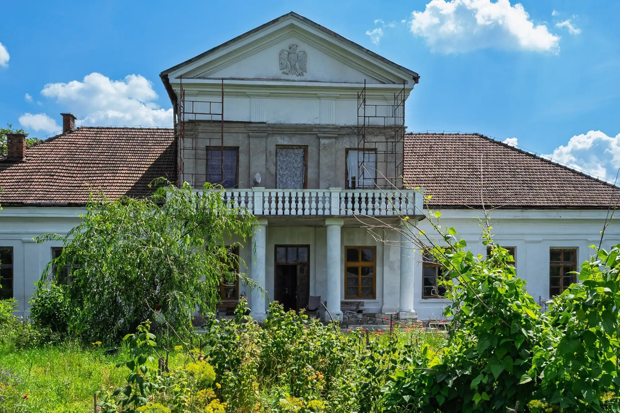 Bilder Klassicistisk herrgård med park om 4 ha nära Kraków
