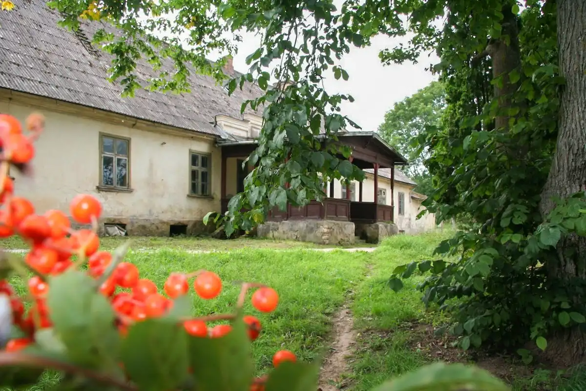 Photos Manoir dans l’ouest de la Lettonie, à 15 km de la mer Baltique