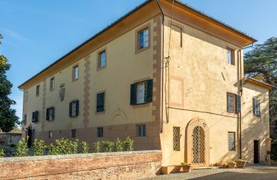 Propriétés historiques, Demeure avec chapelle à fresques – projet hôtelier ou de retraite en Toscane