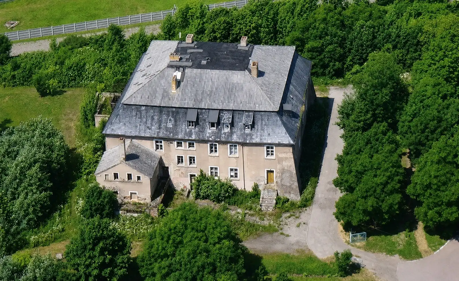 Photos Manoir baroque à Wroniniec près de Leszno - Vente aux enchères le 12 mai 2026