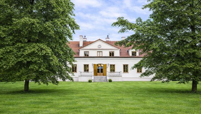Manoir du XIXe siècle avec parc paysager de 6 hectares au nord de Varsovie