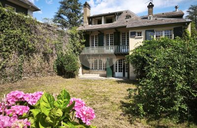 Propriétés historiques, Maison bourgeoise à Bagnères-de-Luchon avec grand jardin et vue sur les Pyrénées