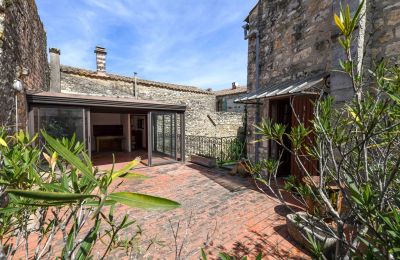 Propriété historique à vendre Uzès, Occitanie, Image 2/14