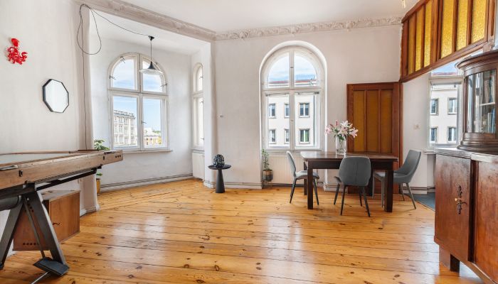 Appartement d'angle de caractère avec bow-window – centre historique de Poznań, 80 m²