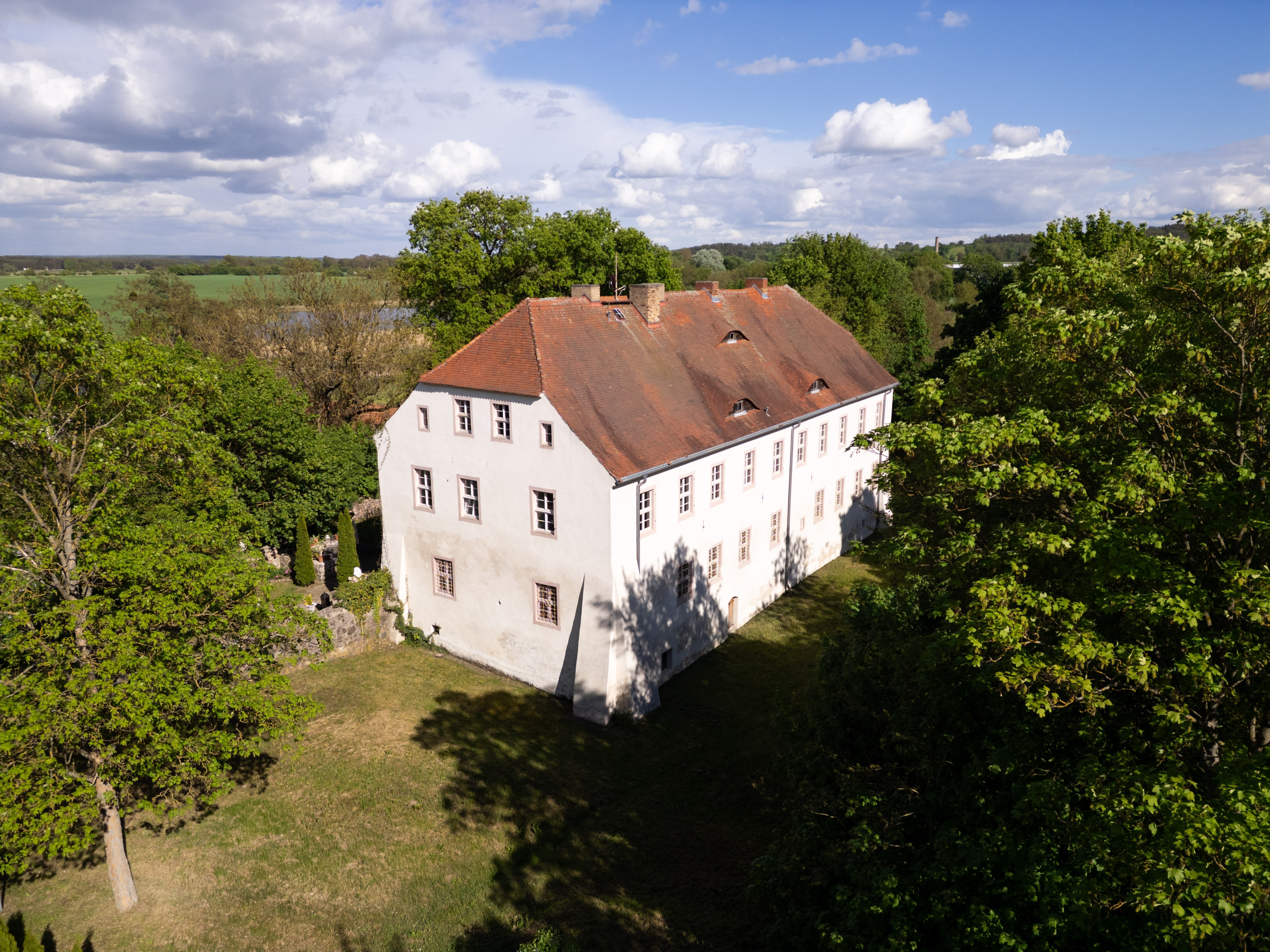 Photos Propriété de la Renaissance près de Berlin avec petit parc et chapelle
