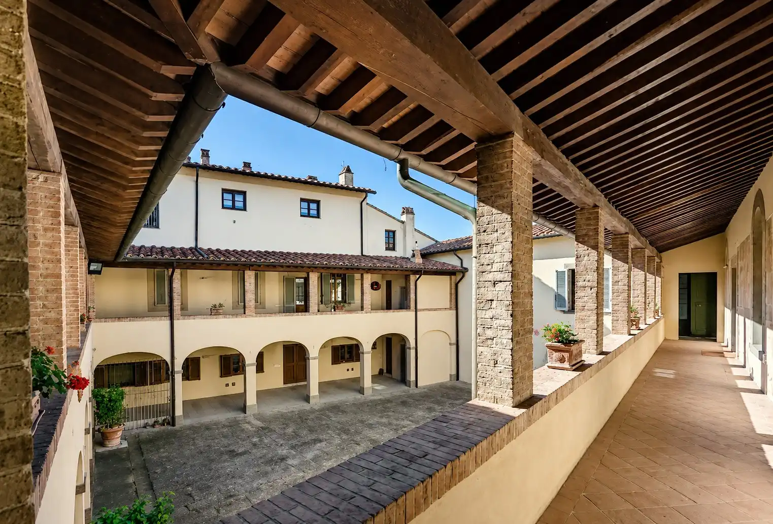 Photos Appartement 2e étage d'un ancien monastère du XIIe siècle en Toscane