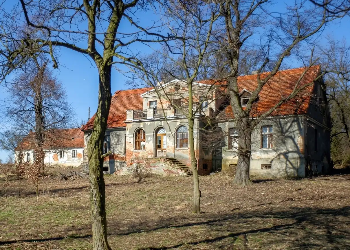 Photos Domaine de 47 ha en Basse-Silésie – maison de maître, dépendances et parc