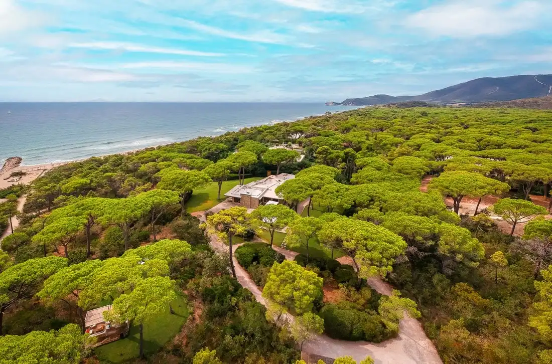 Photos Propriété avec accès privé à la plage à Roccamare