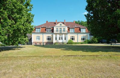 Propriétés historiques, Manoir de Neu Käbelich - Les lacs du Mecklembourg