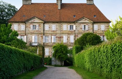 Propriétés historiques, Ancien couvent Le Chapitre avec parc à Lure