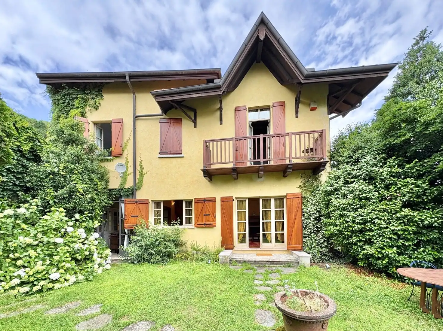 Photos Deux maisons avec jardin et vue sur le lac à Campino, au bord du lac Majeur
