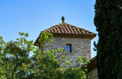 Propriétés historiques, Domaine restauré de 7,37 ha à 13 km d'Uzès