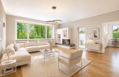 Demeure historique à vendre Berlin, , Wohnbereich mit Kamin visualisiert