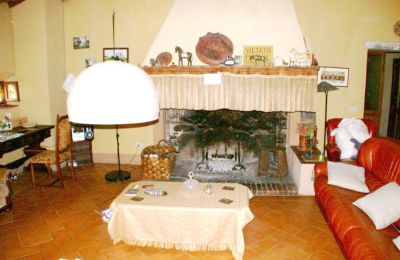 Maison de campagne à vendre Arezzo, Toscane:  RIF2262-lang9#RIF 2262 Kamin im großen Wohnbereich im EG