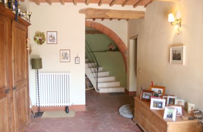 Maison de campagne à vendre Arezzo, Toscane:  RIF2262-lang8#RIF 2262 Eingangsbereich mit Treppenaufgang