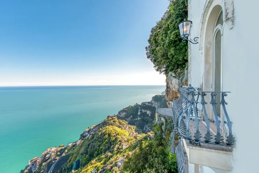 Vue sur la mer depuis la villa Adriana, à Ravello