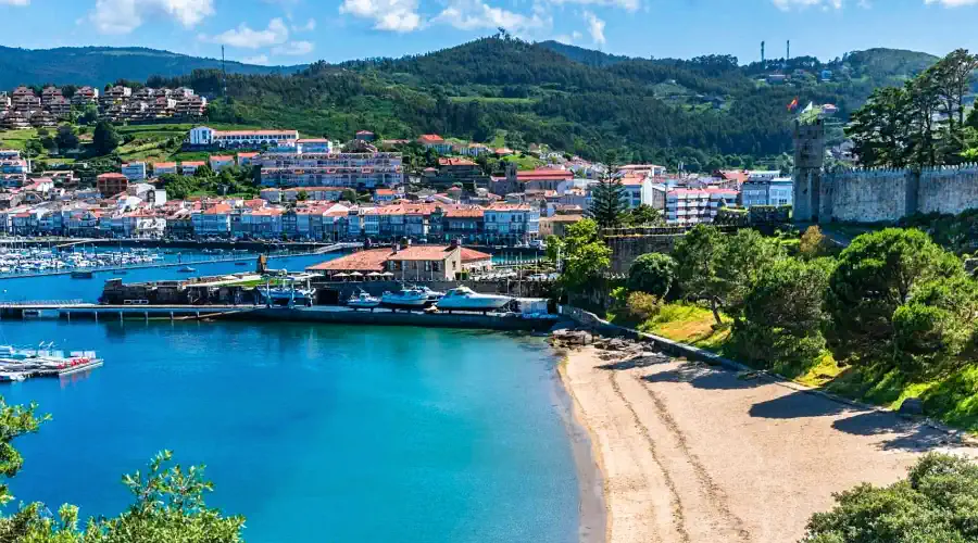 La ville de Baiona en Galice