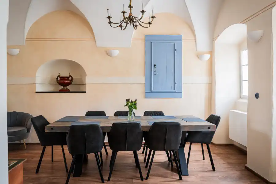 Autentycznie odrestaurowany zamek południowoczeskim