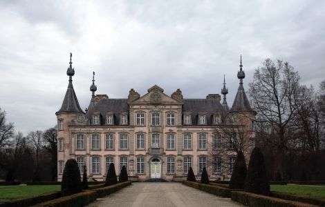/pp/cc_by_nc_sa/thumb-be_kasteel_van_poeke-realportico.jpg