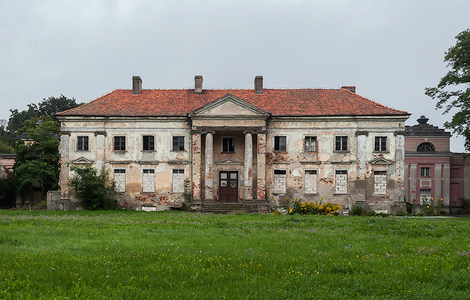  - Palaces polonais inconnus: Nawra