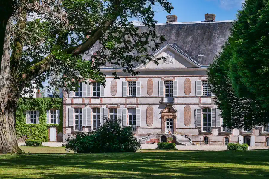 Slot til salg december 2025