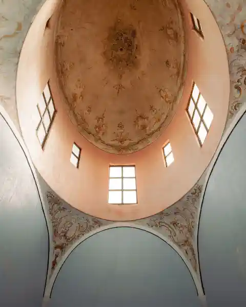 Monastère abandonné à vendre juillet 2025