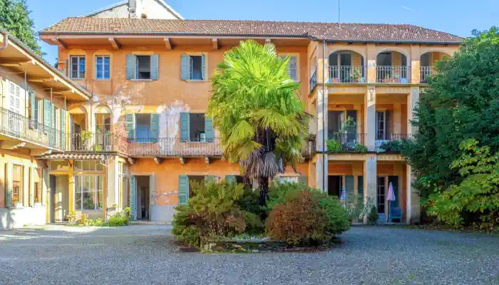 Bâtiment historique à Miasino sur le lac d'Orta