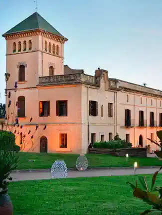 Château et vignoble près de Barcelone, Santa Oliva, Catalogne