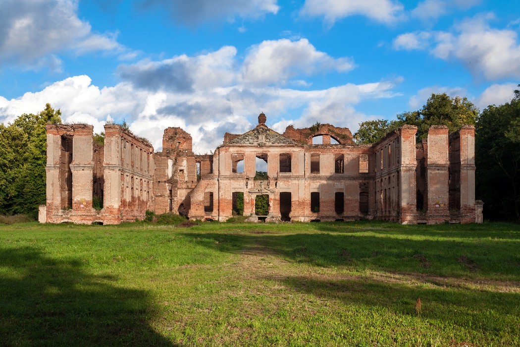 Ruine du château de Finckenstein dans le nord de la Pologne, Kamieniec