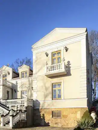 Manoir Tarnowski à Ostrowiec Świętokrzyski avec parc et dépendances, Ostrowiec Świętokrzyski, Sainte-Croix