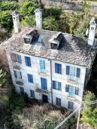 Propriété historique avec vue sur le lac Majeur à Oggebbio, 28824 Oggebbio, Piémont